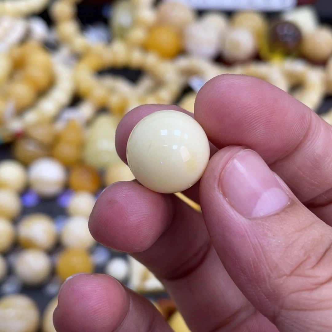 未镶嵌琥珀珠宝奇石14.7mm皮色