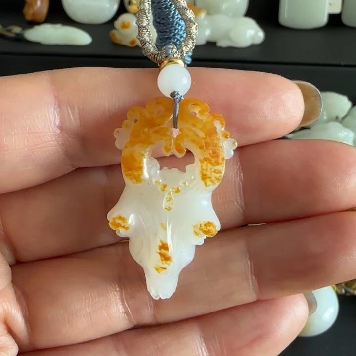 和田玉颈饰未镶嵌磊