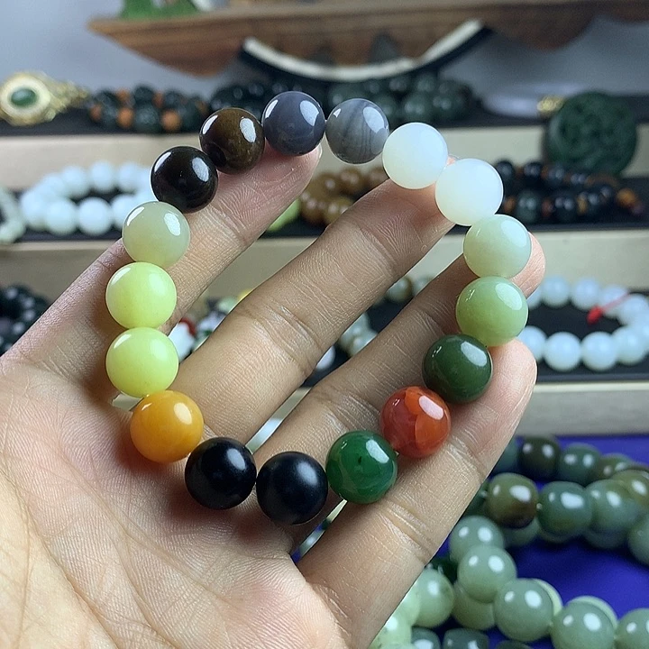 热***理手串未镶嵌和田玉