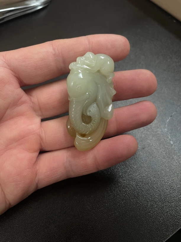 天然和田玉新疆糖料封侯拜相挂坠 手工雕刻玉质油润细腻 巧色精美