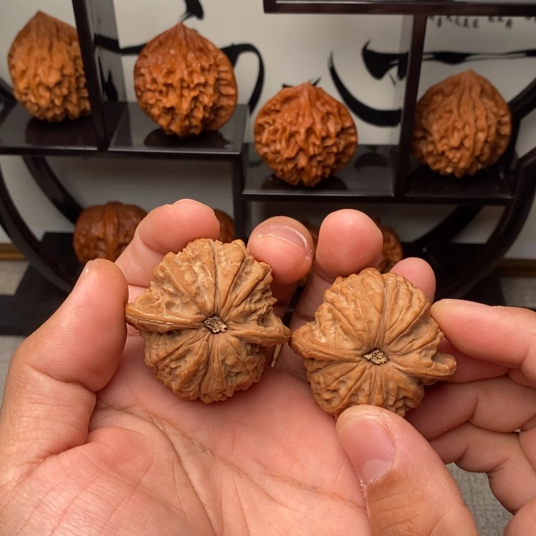 光****文玩核桃吊坠血麒麟43