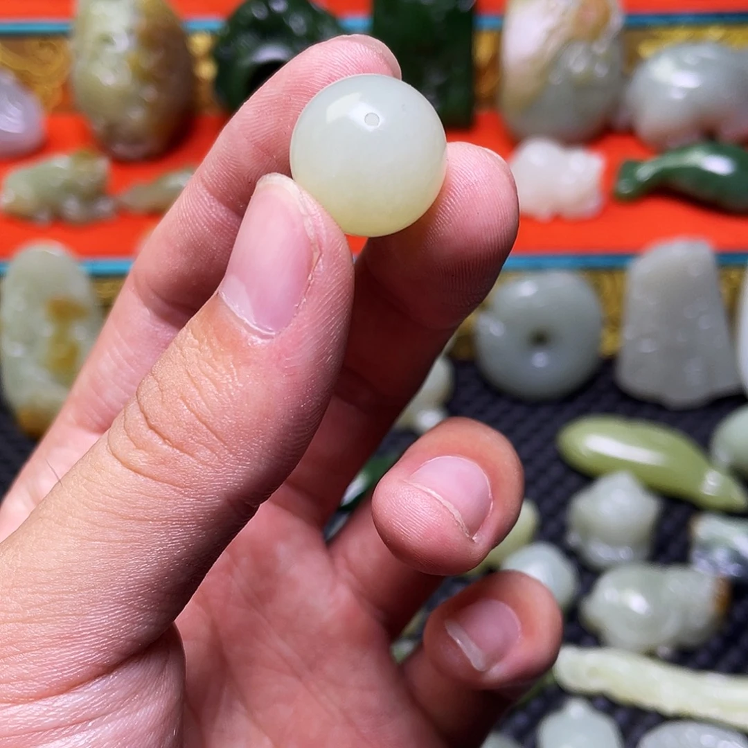 心***和田玉未镶嵌颈饰