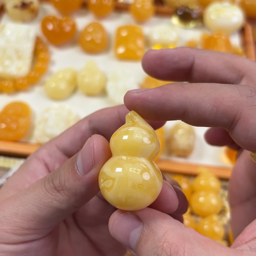撒***子蜜蜡未镶嵌裸石葫芦