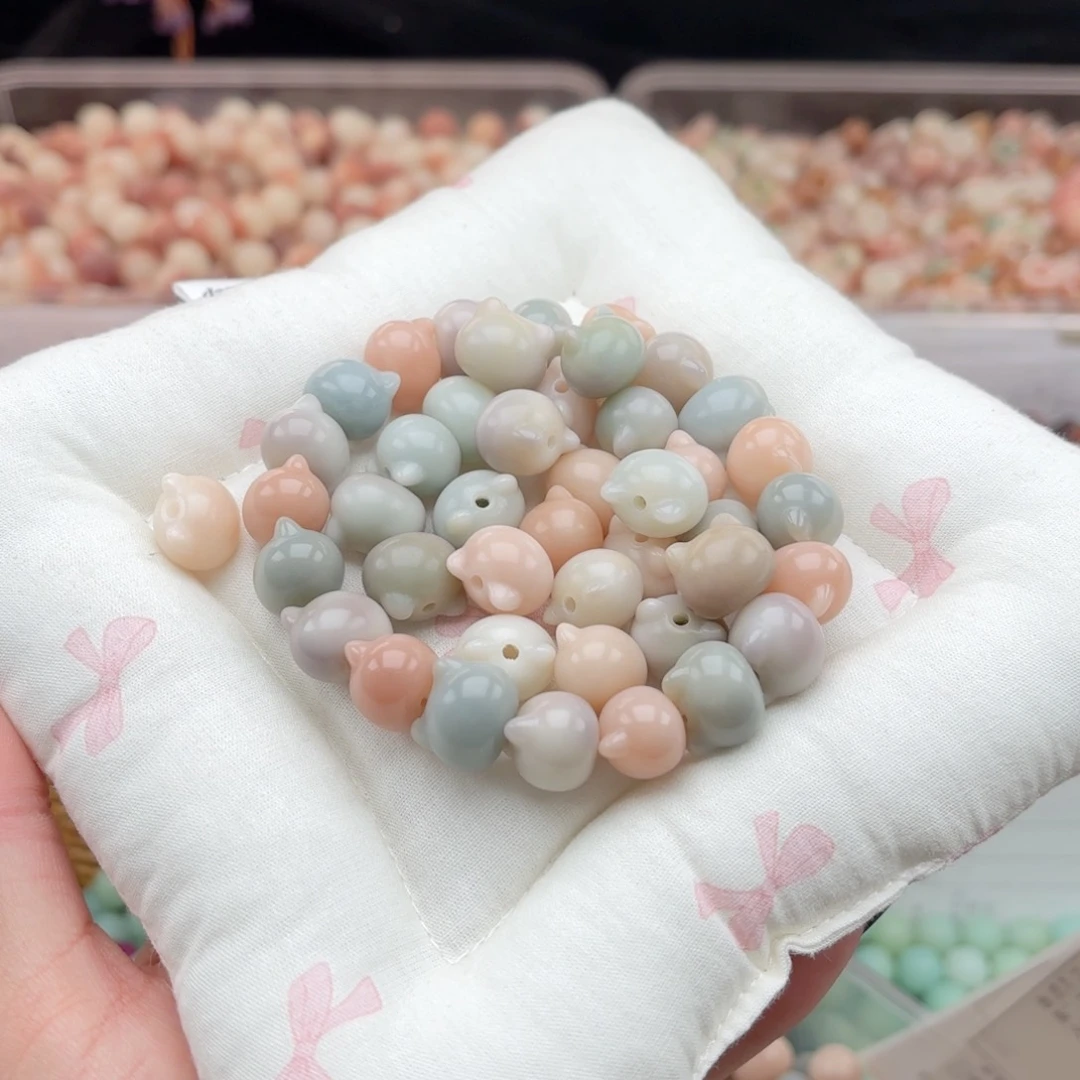 白玉菩提吊坠wc13.5mm20颗。冰淇凌干磨猫头