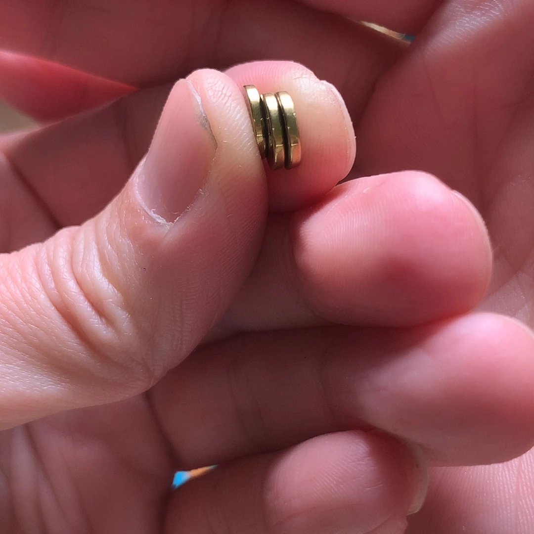 琉璃颈饰金色8mm隔片