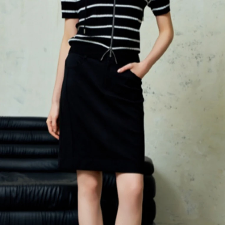 俪妍LIVELY•YAN2025新款春款裙子