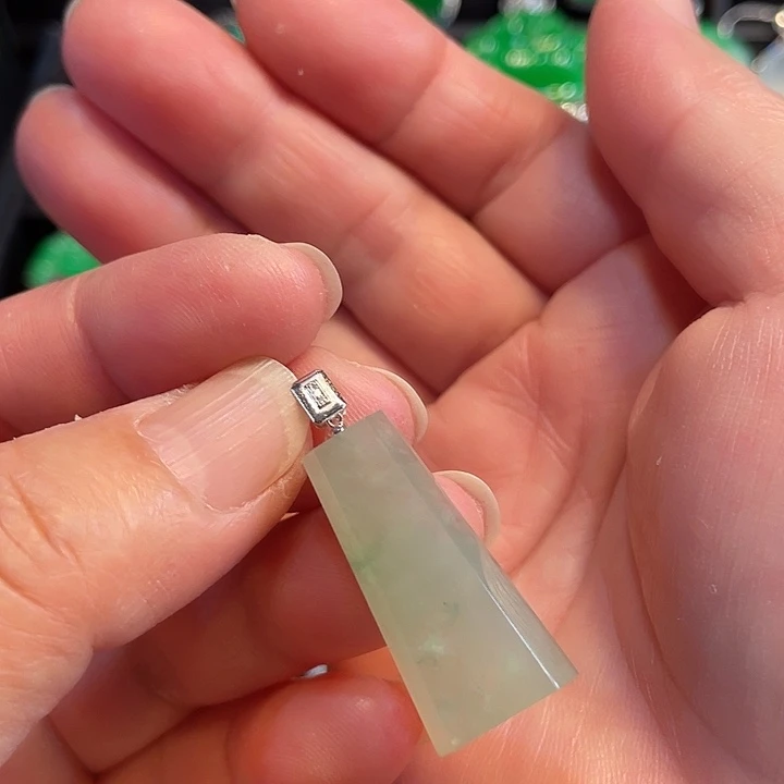 翡翠18K金镶嵌吊坠(不含链)天然缅甸翡翠A货