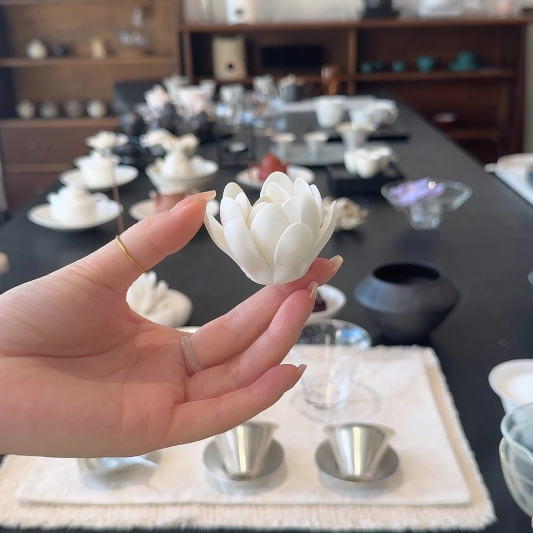 小莲花香插 开播福利