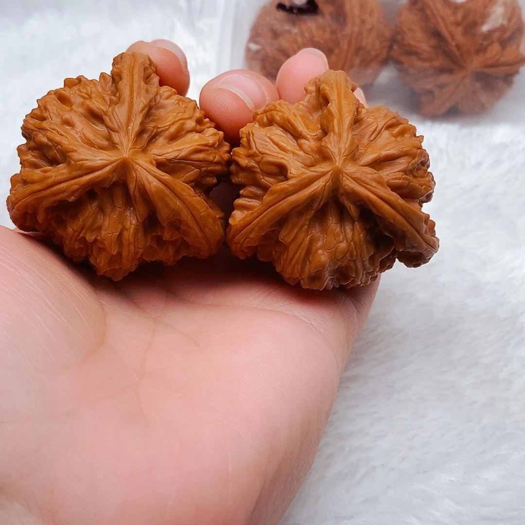 老***～文玩核桃吊坠三棱