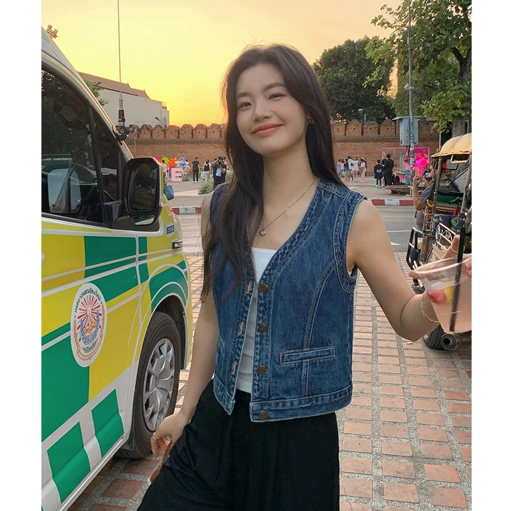 时尚复古牛仔马甲背心女v领无袖坎肩马夹开衫休闲短款叠穿上衣