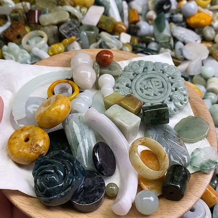 翡翠未镶嵌颈饰天然翡翠75号