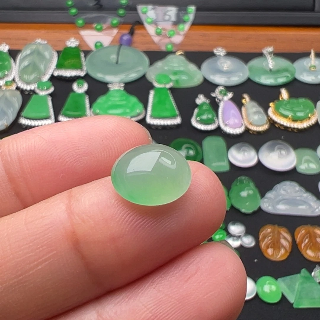 翡翠颈饰未镶嵌蛋11.5