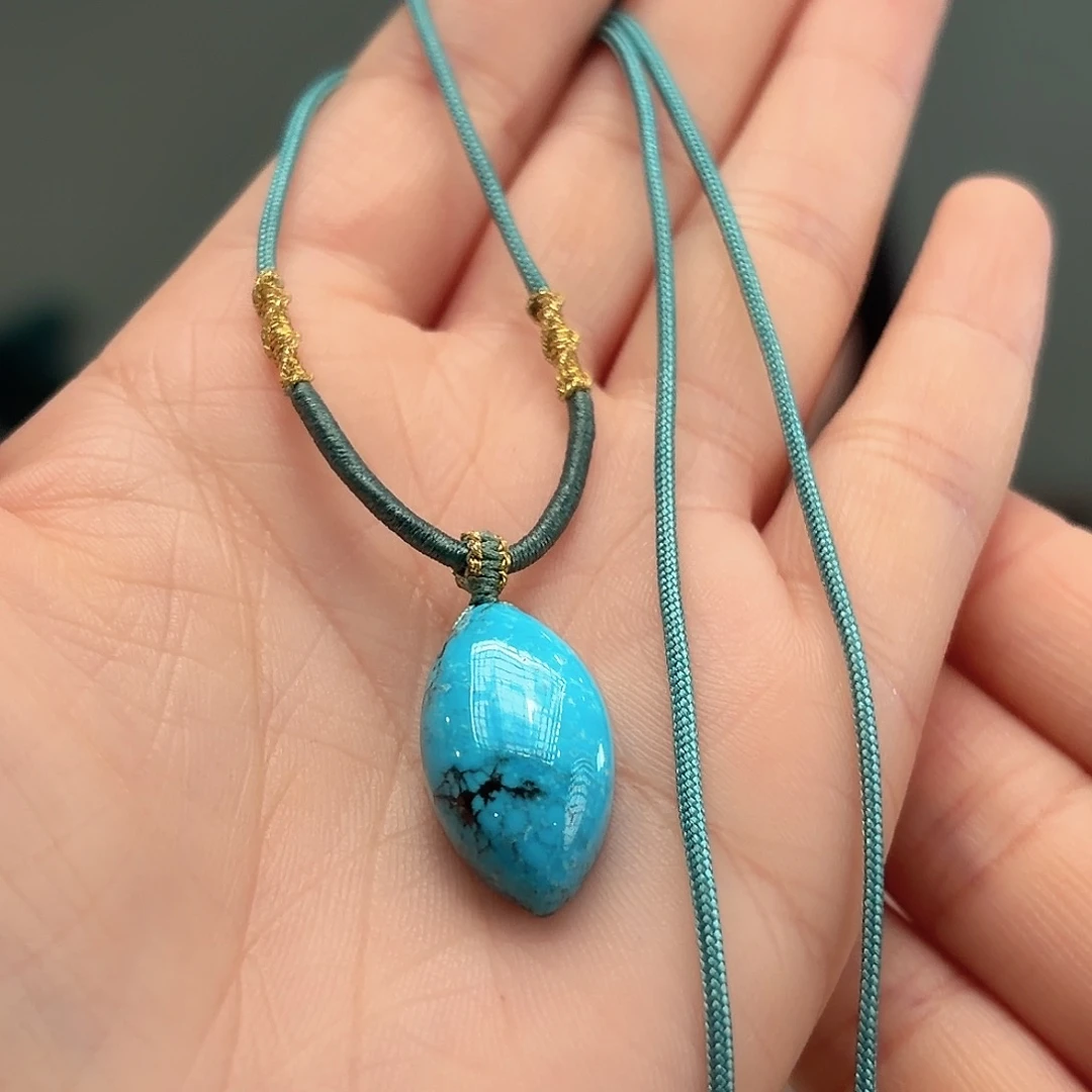 绿松石未镶嵌颈饰