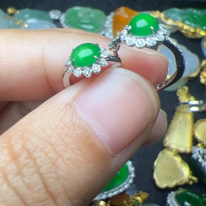 翡翠18K金镶嵌耳饰