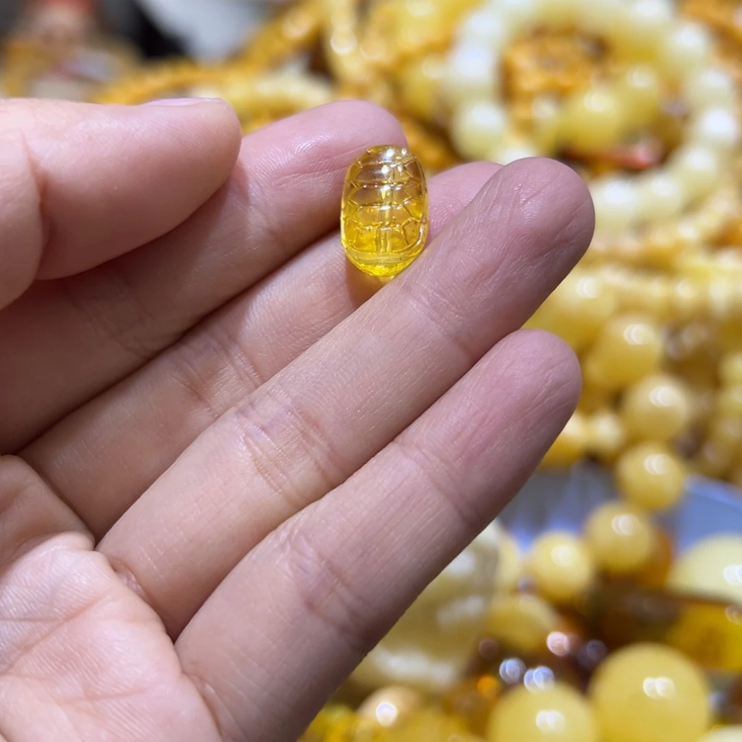 琥珀珠宝奇石未镶嵌