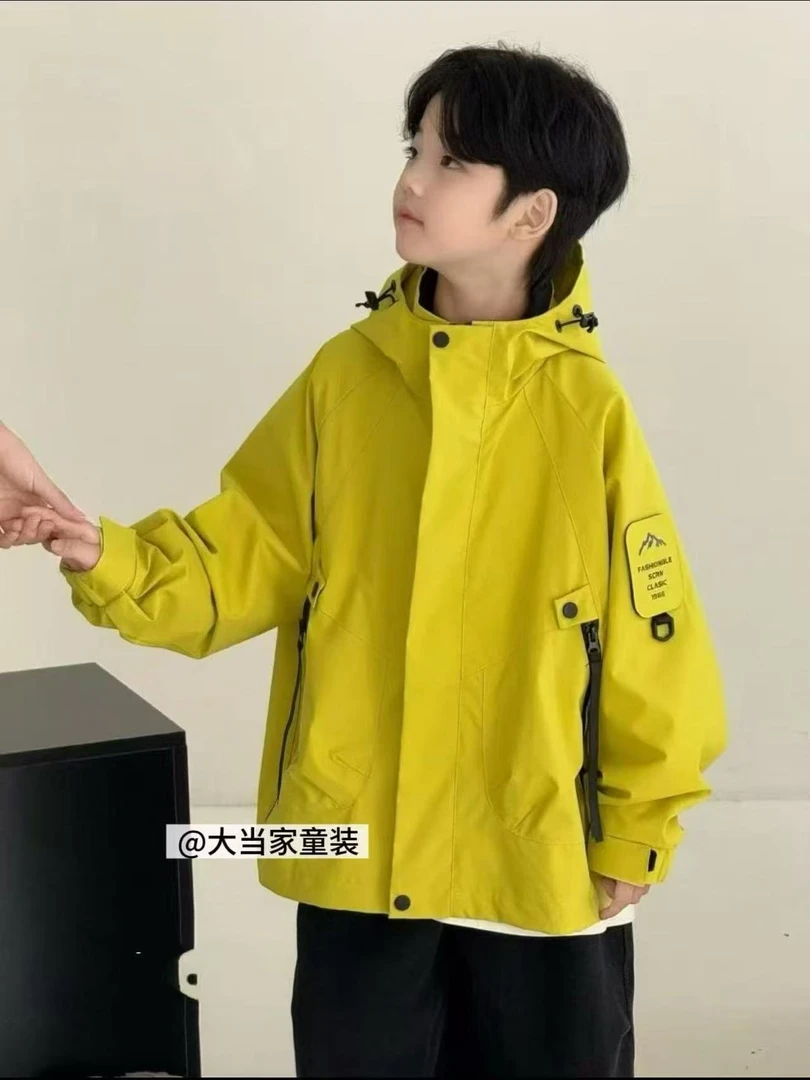 儿童冲锋衣外套春秋装男大童冲锋衣连帽风衣男孩运动服夹克儿童装