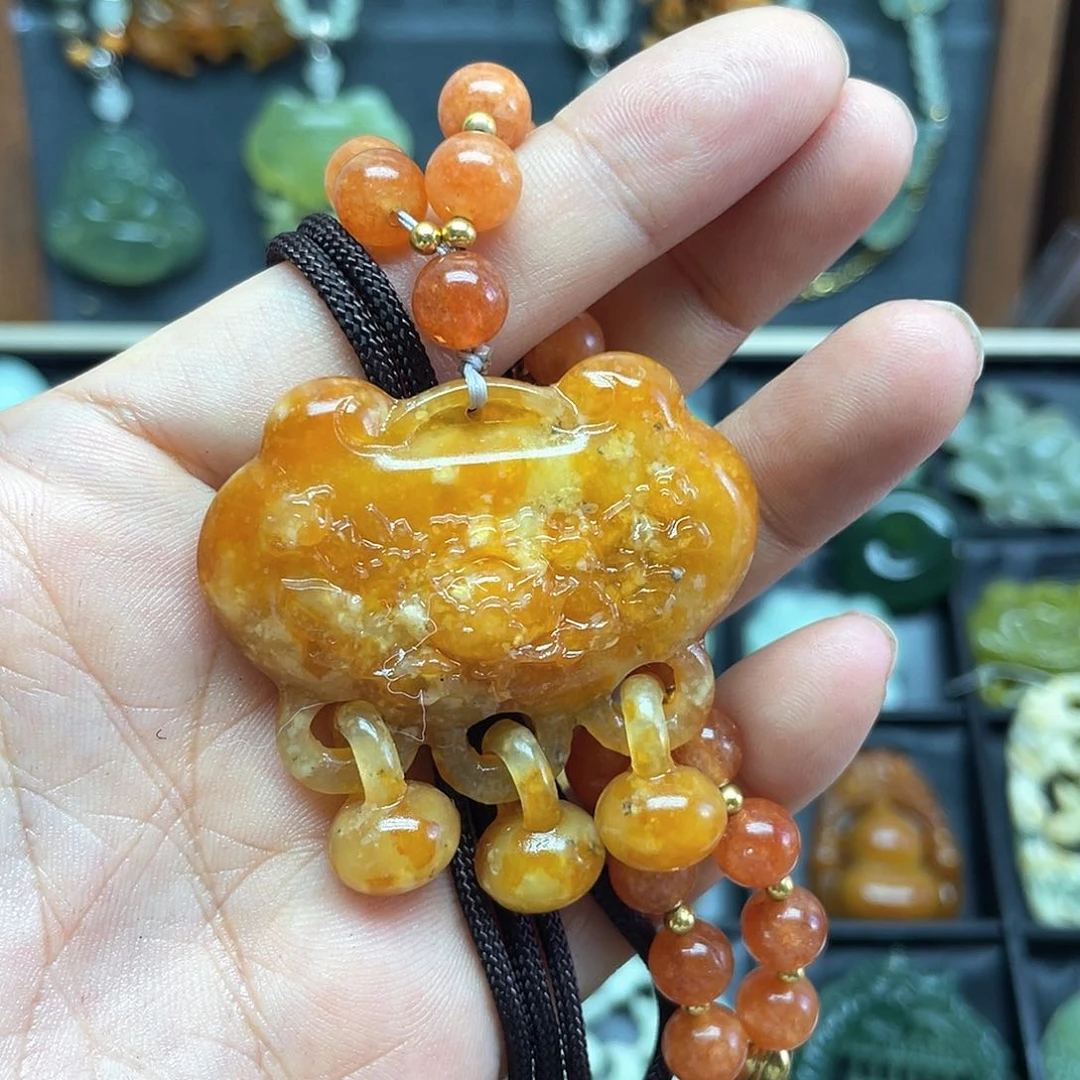 蛇纹石玉未镶嵌颈饰