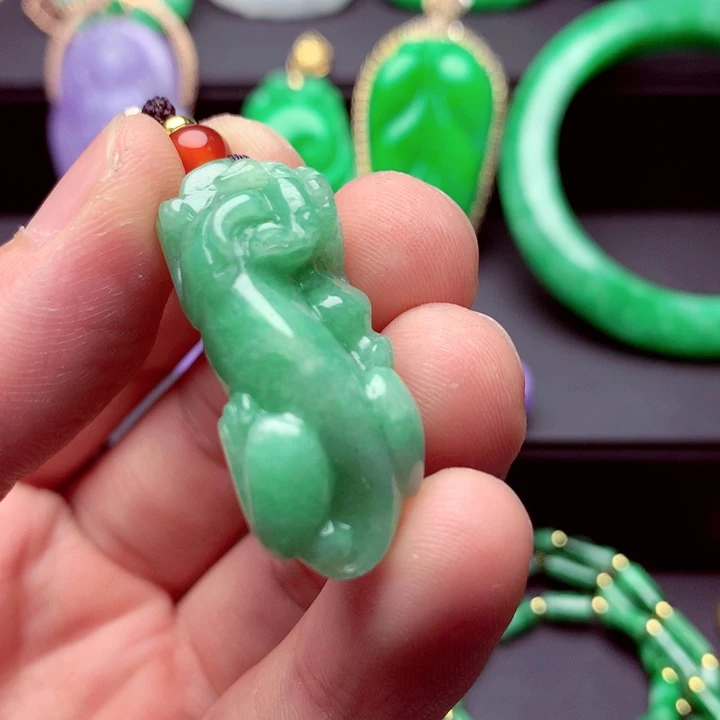 翡翠未镶嵌吊坠(不含链)