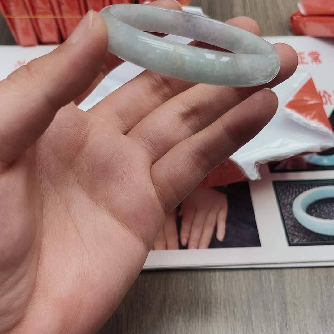 翡翠颈饰未镶嵌60有裂