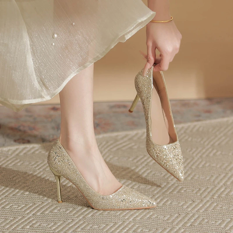法式气质尖头高跟鞋女2024新款不累脚细跟婚鞋新娘鞋银色水晶单鞋
