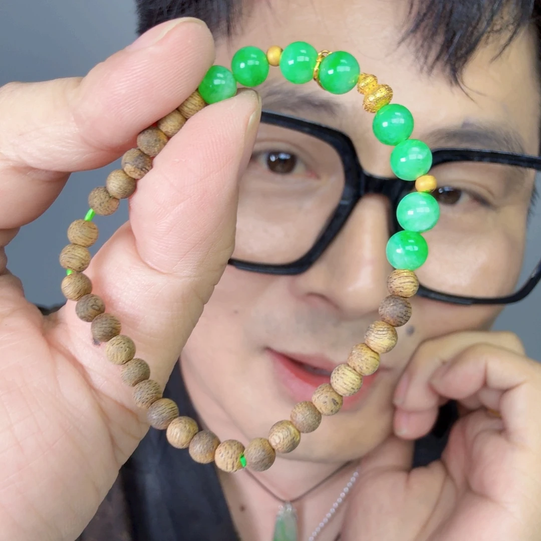 这***后翡翠18K金镶嵌颈饰一件
