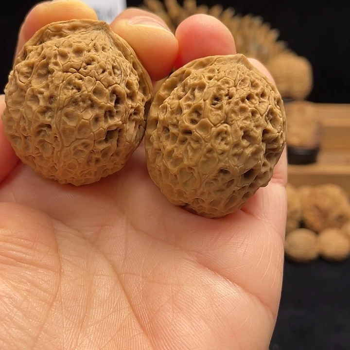 文玩核桃把件云南铁核桃6