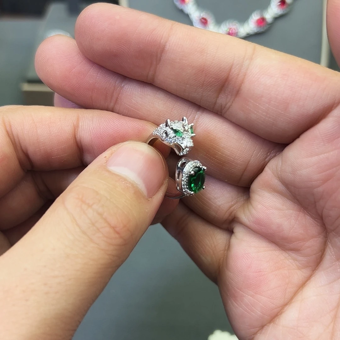 合金祖母绿戒指2858245