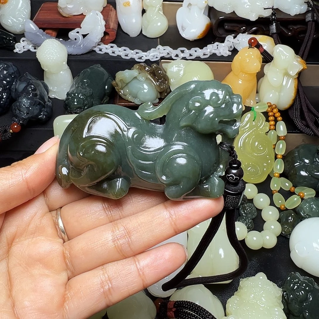 我***心和田玉未镶嵌把件