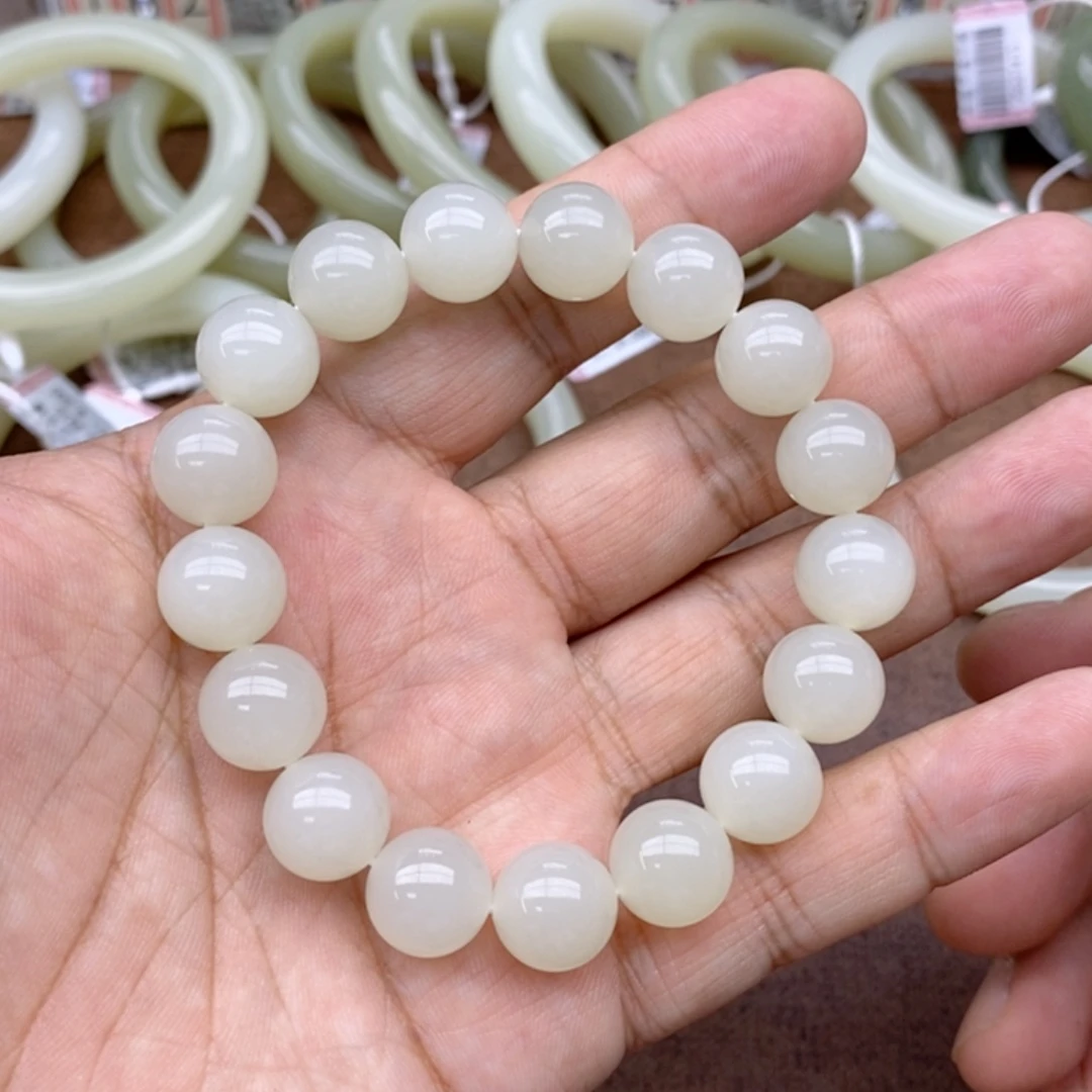 手串未镶嵌和田玉?卡12