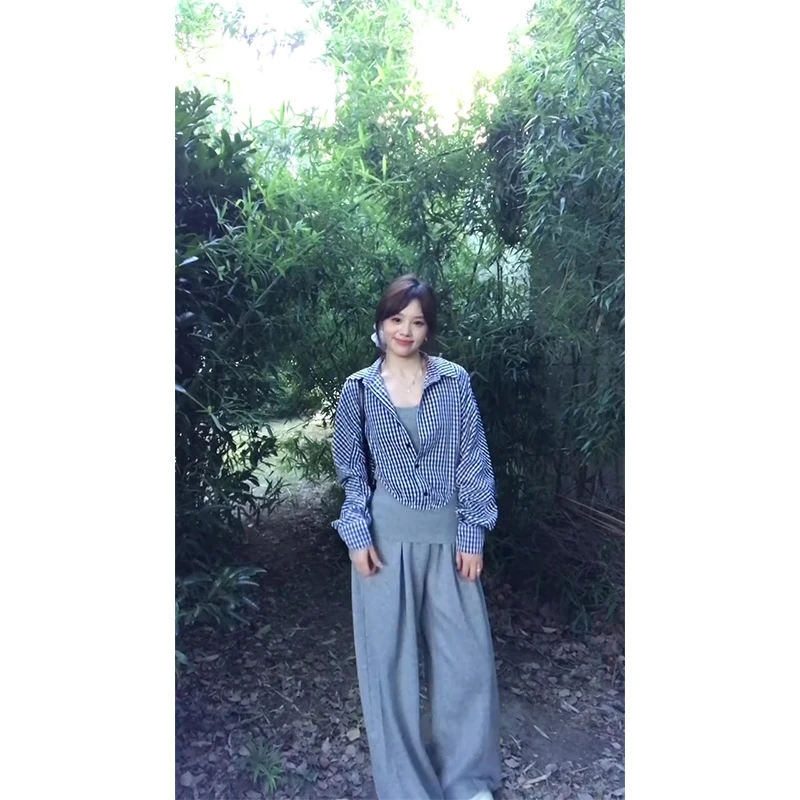 格纹假两件衬衫拼接背心秋季新款收腰显瘦设计感衬衣女+裤子套装