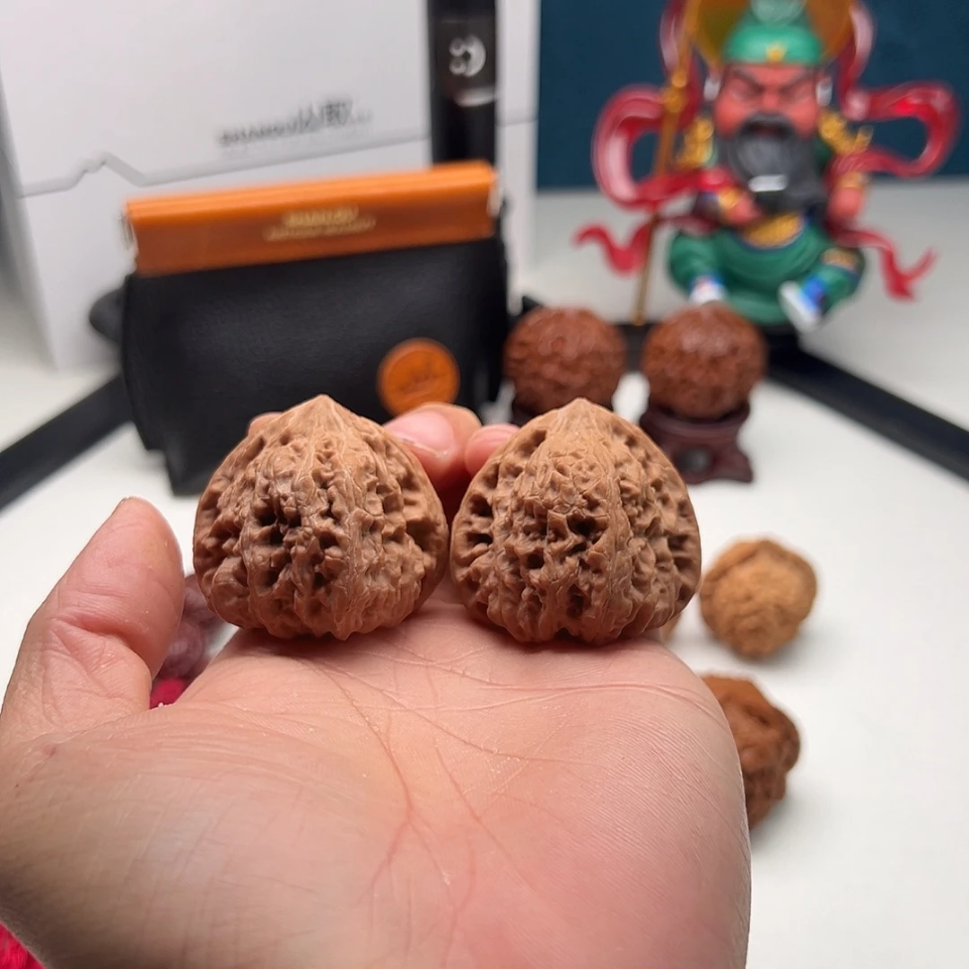 文玩核桃吊坠42平谷凹底