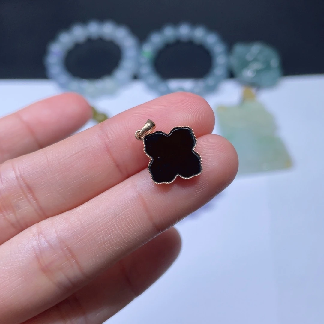 翡翠颈饰18K金镶嵌叶子