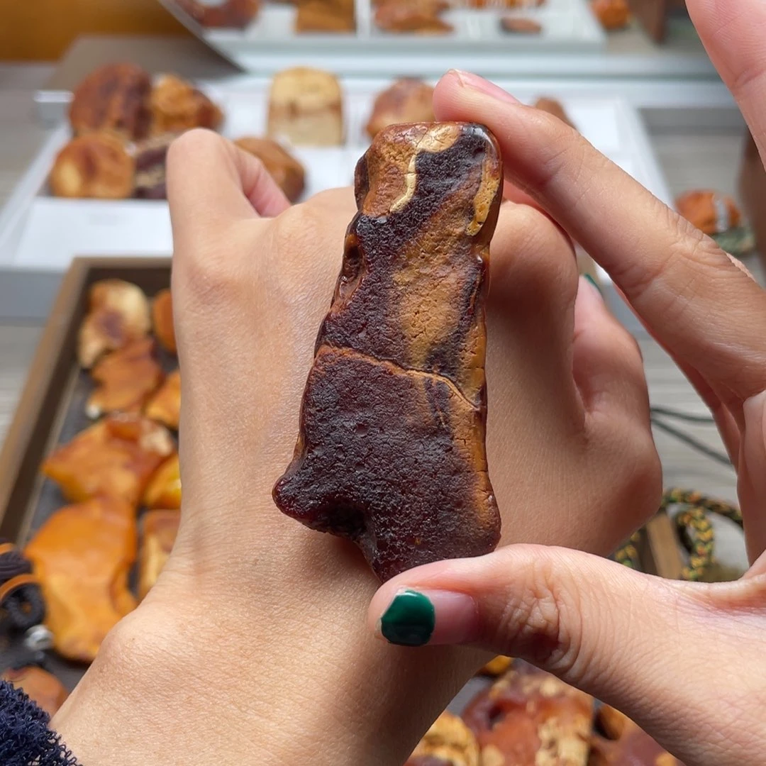 琥珀未镶嵌珠宝奇石