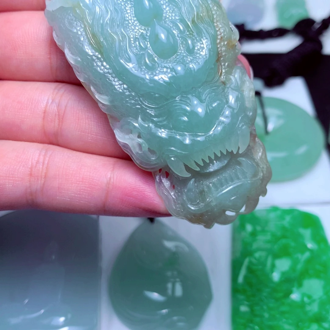 翡翠未镶嵌颈饰天然A货翡翠