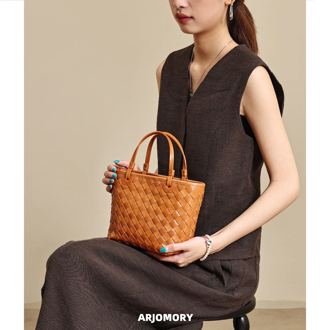 ARJOMORY小众设计简约时尚头层牛皮手工编织菜篮子包女通勤斜挎包