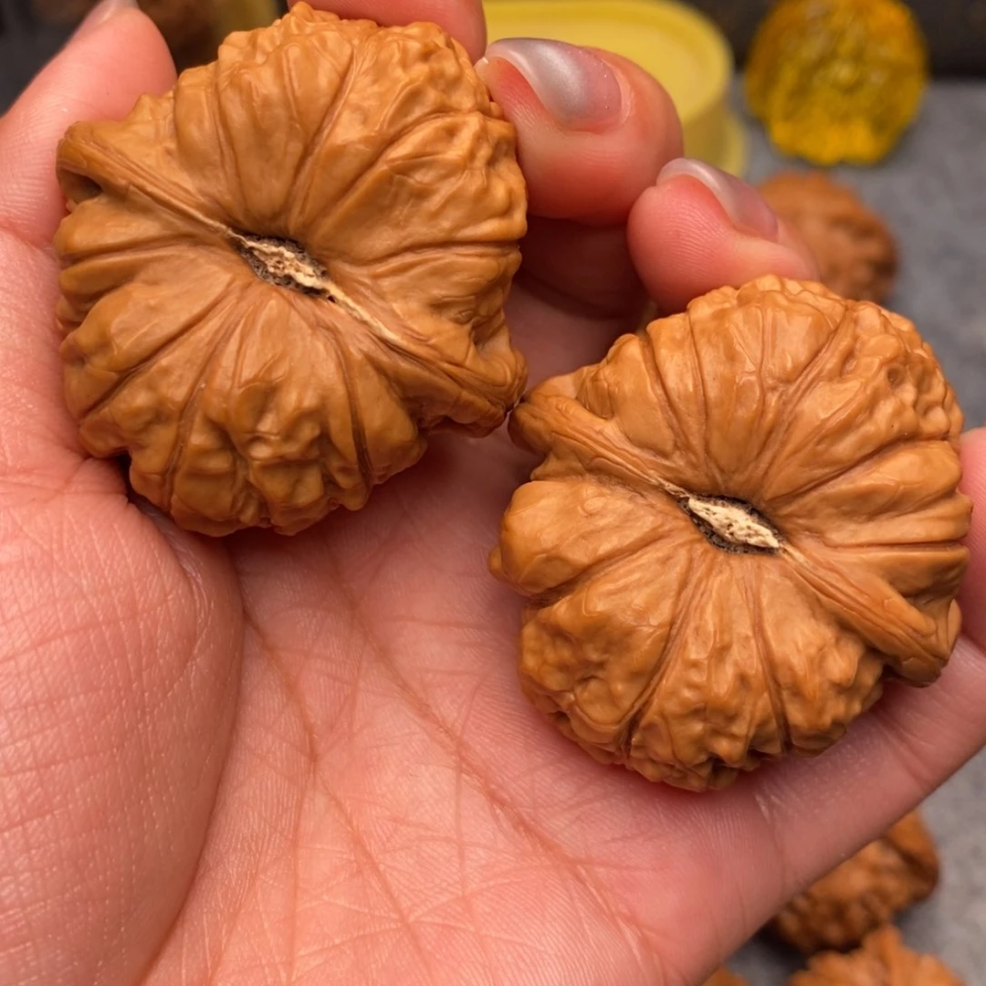 文玩核桃把件毕业红皮南瓜43重50