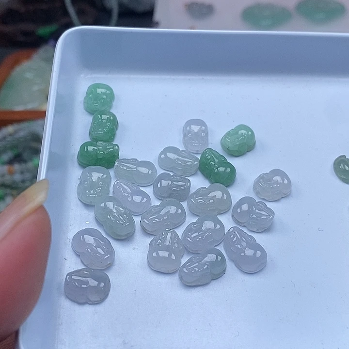 吊坠(不含链)未镶嵌翡翠一个35