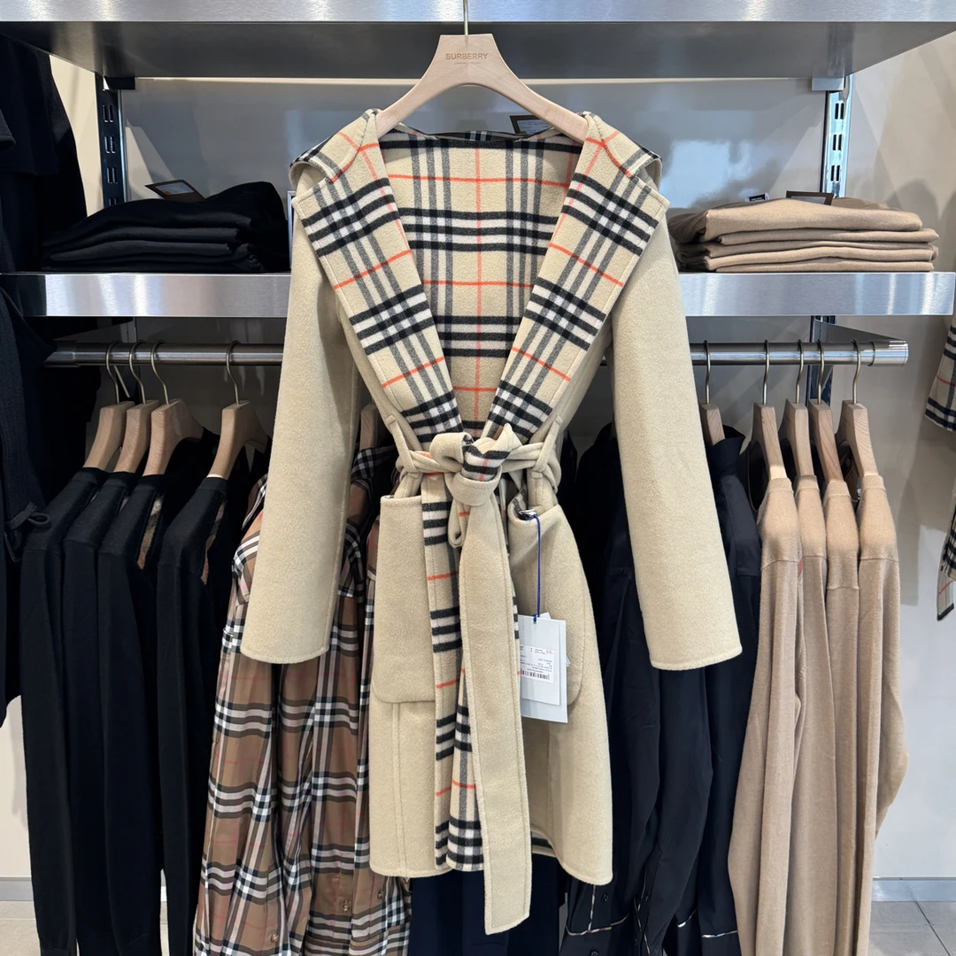 未使用 BURBERRY/博柏利 女装双面连帽大衣浴袍专柜款80938311