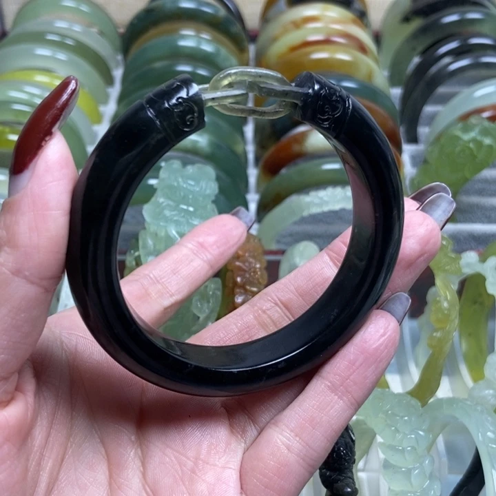 蛇纹石玉手镯未镶嵌