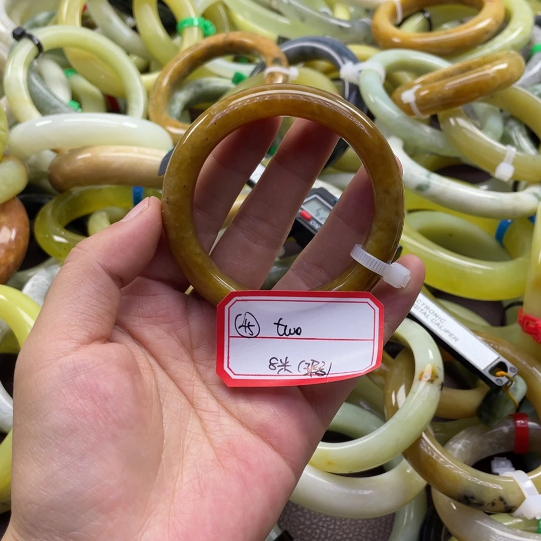 t***o蛇纹石玉未镶嵌手镯