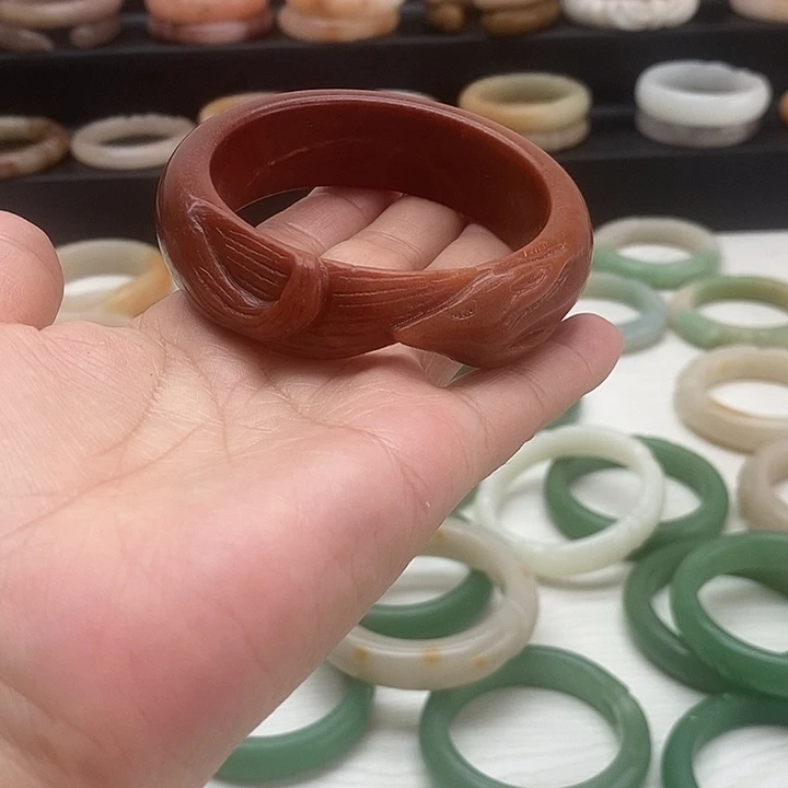 石英岩玉手镯未镶嵌