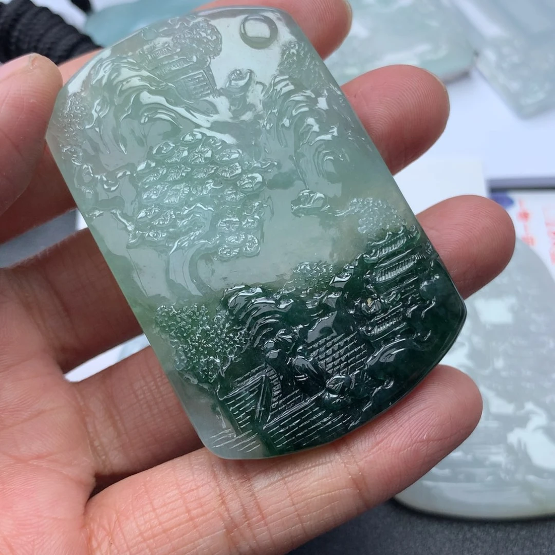 翡翠颈饰未镶嵌空*