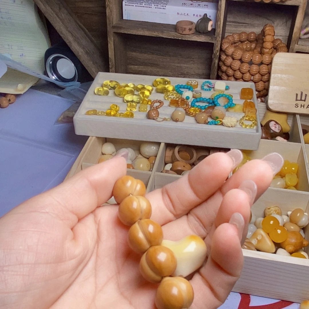 西***、猴头核桃吊坠加3颗柯基15