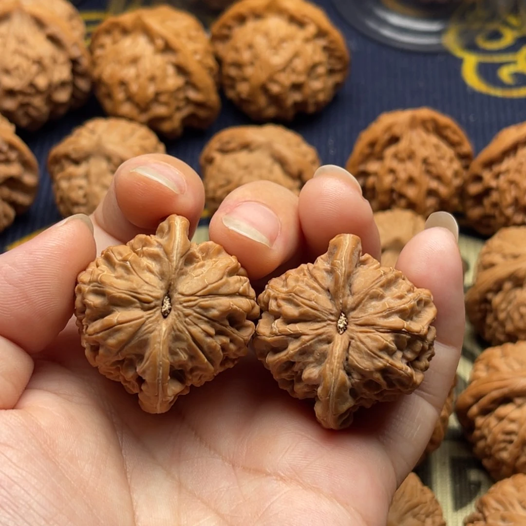 文玩核桃吊坠核王35
