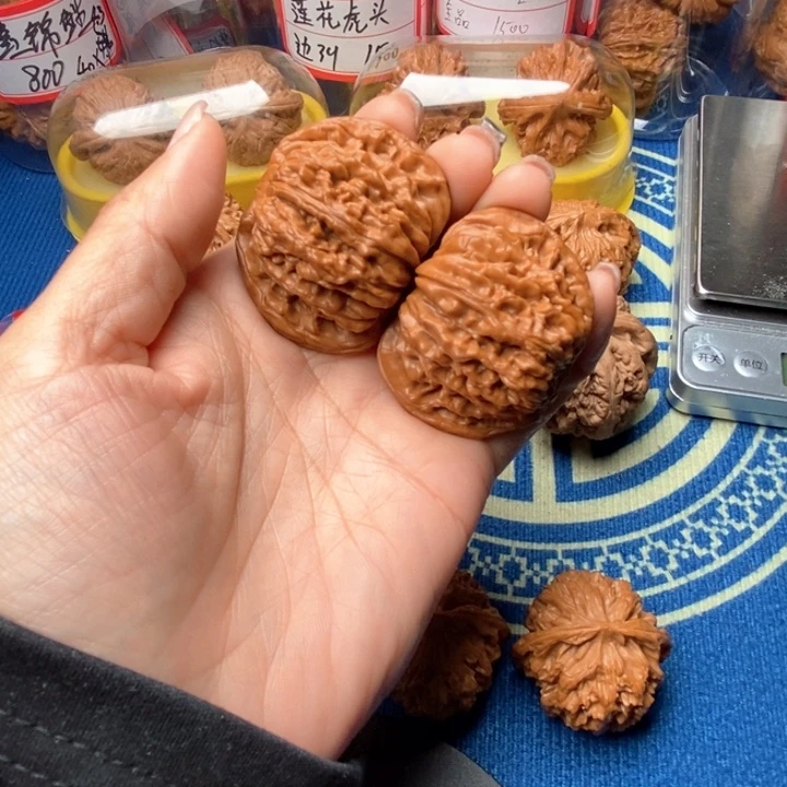 混***王吊坠桃核四座楼核桃