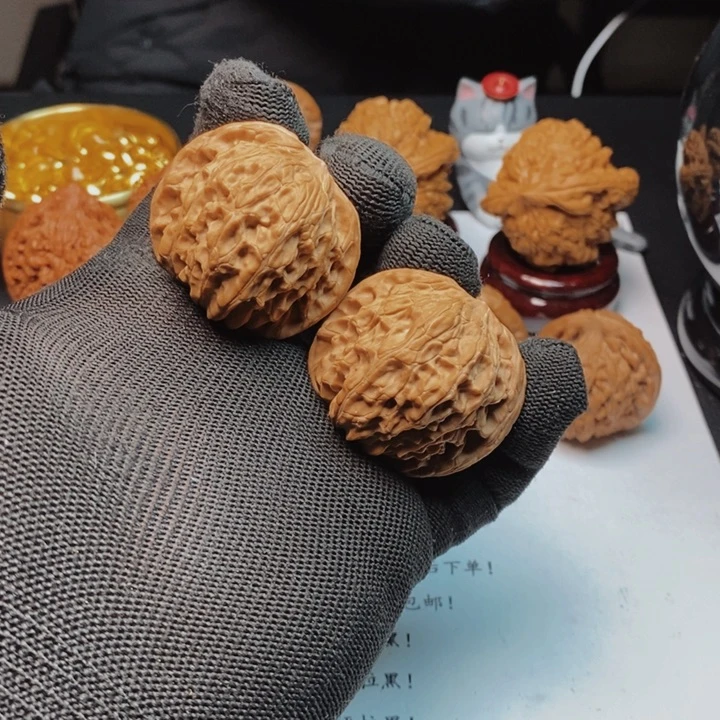 文玩核桃把件K****、777福利磨盘40.5