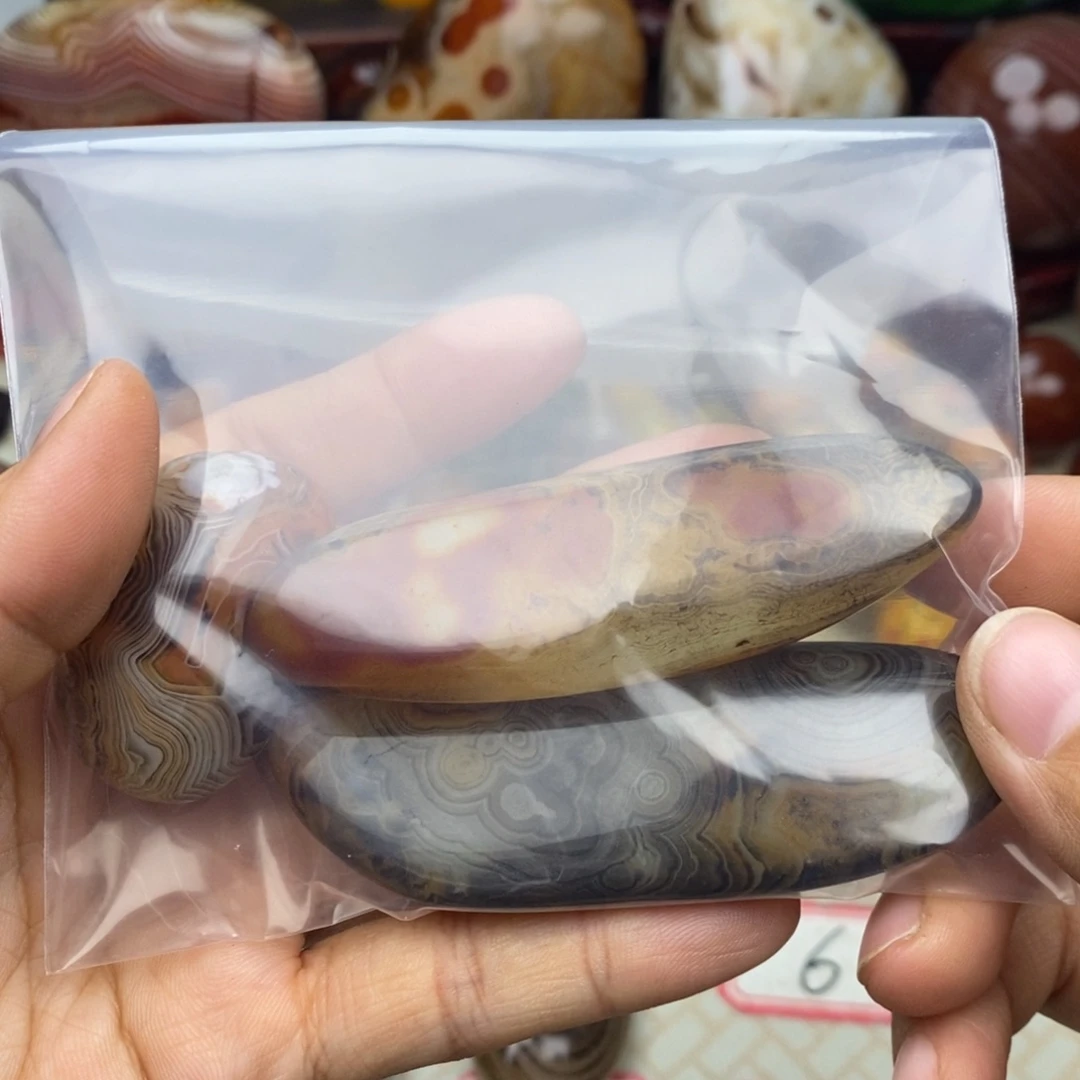 风***虹玛瑙/玉髓未镶嵌颈饰