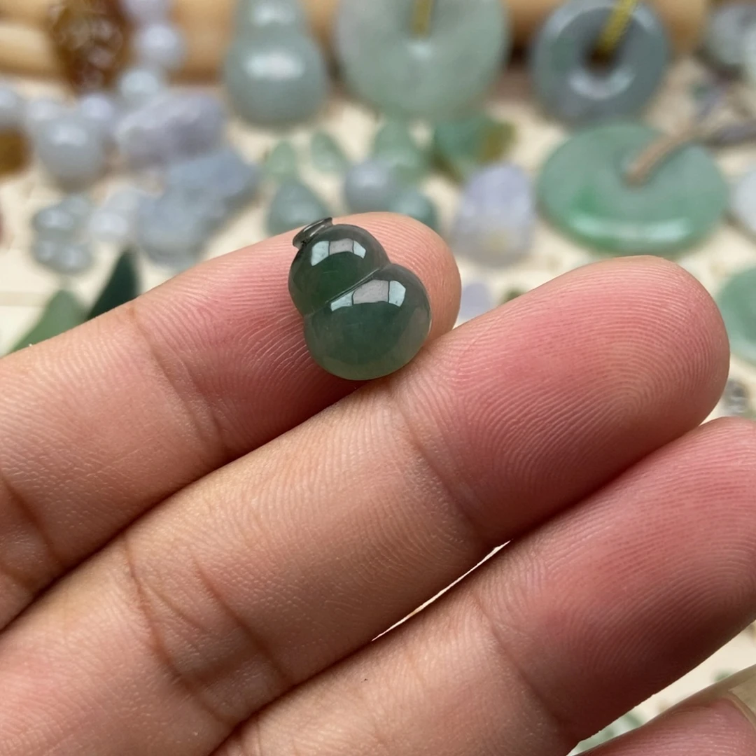 翡翠未镶嵌颈饰27