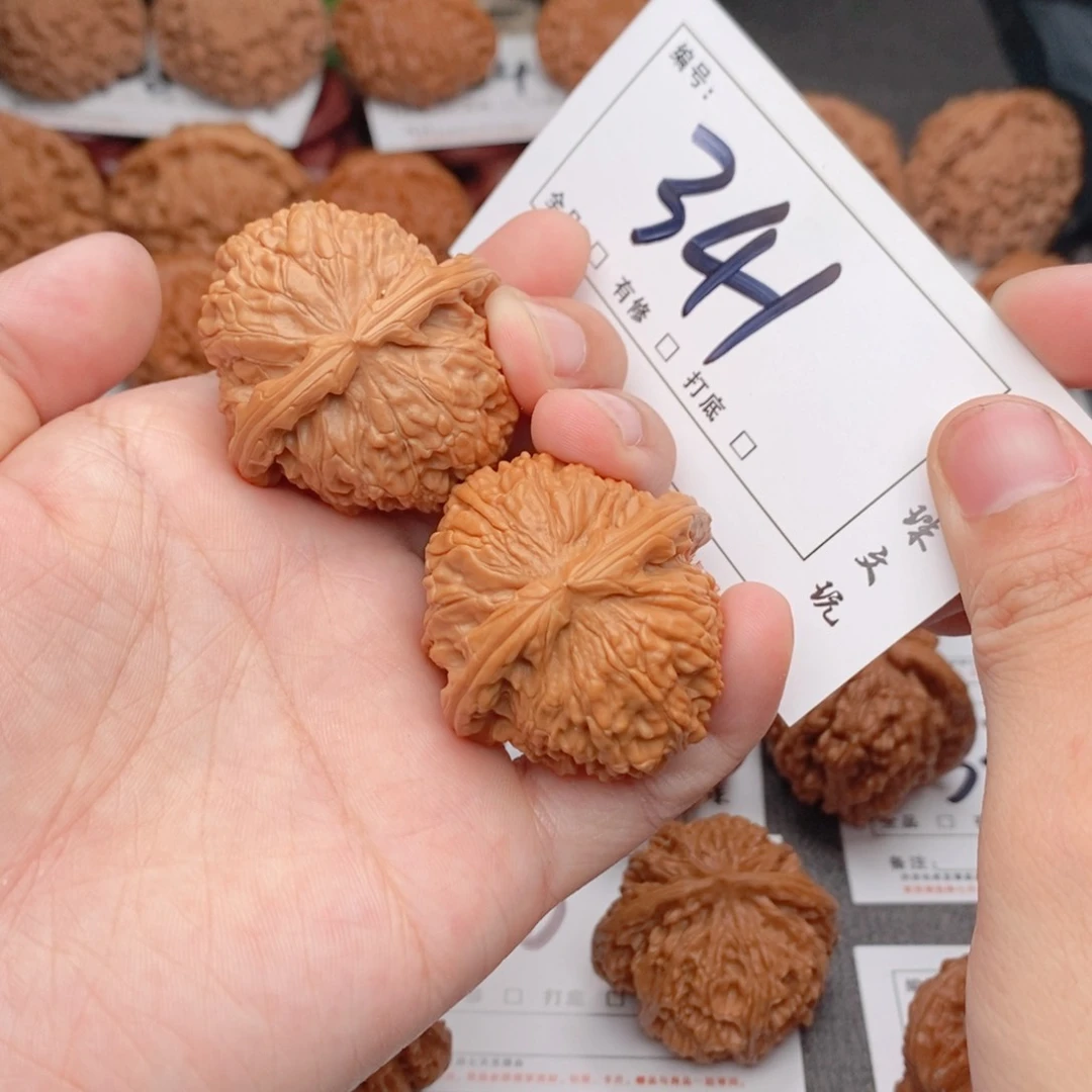文玩核桃吊坠38白狮子练手对有色差341
