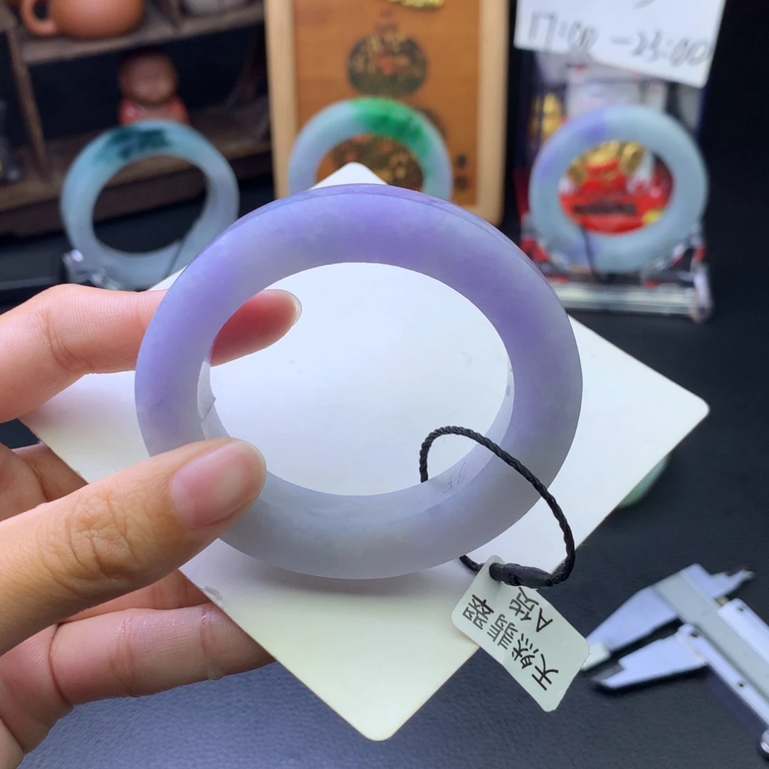 定制翡翠贵妃未镶嵌?